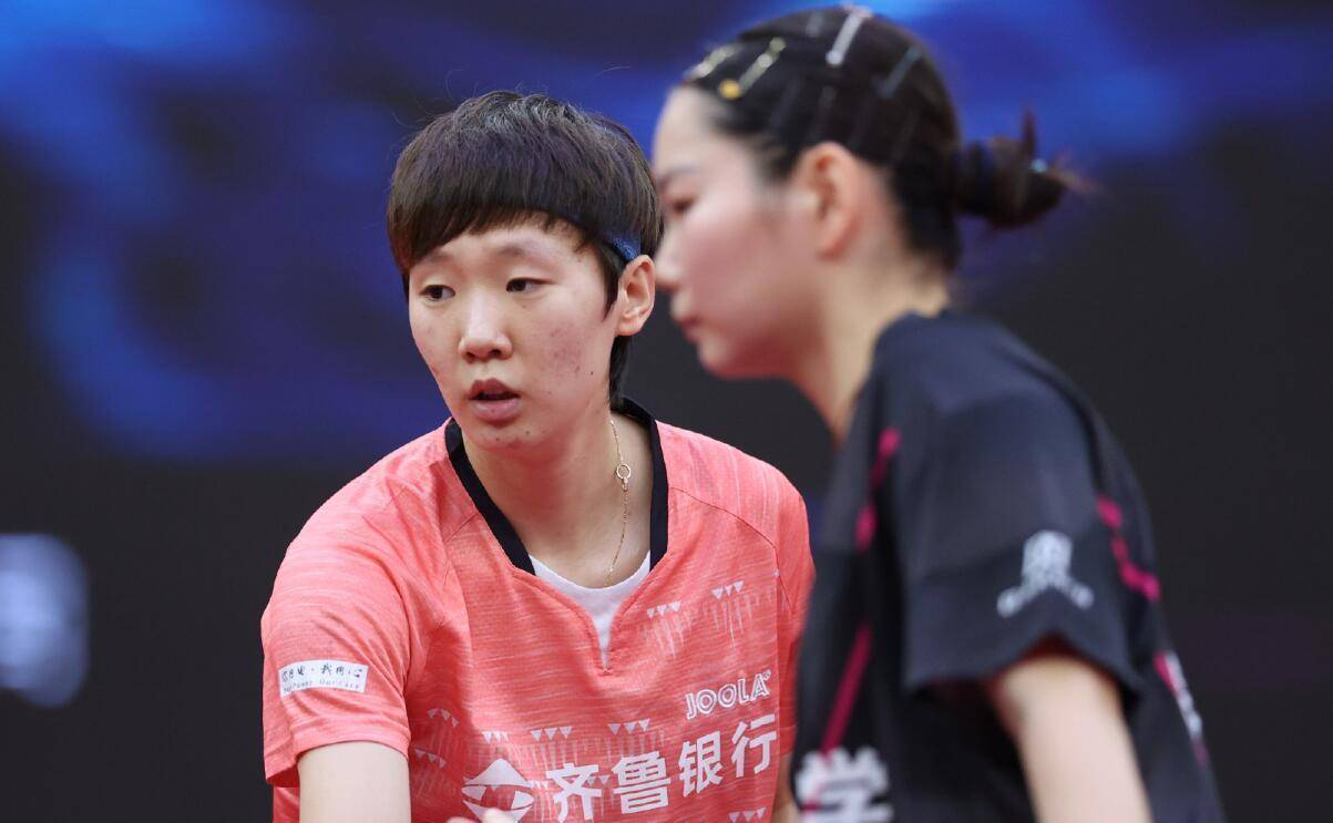 加强与社区 加强与社区